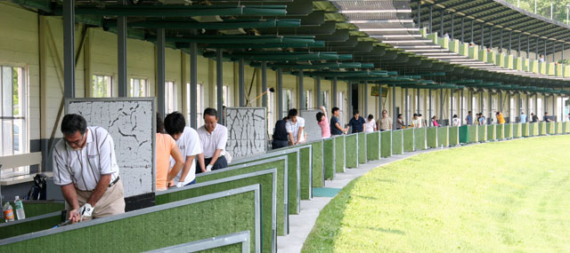 Closter driving range from close-up